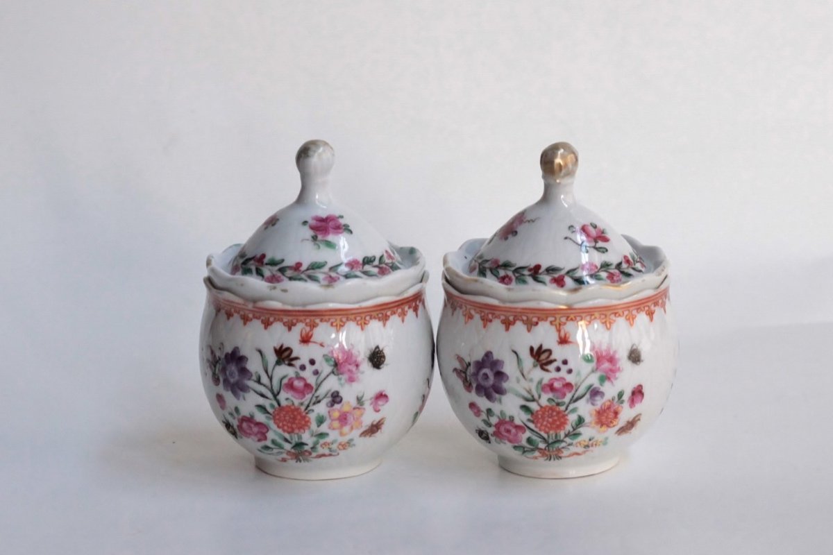  Paire de pots à jus en porcelaine de Chine, époque Qianlong, 18e siècle.-photo-3