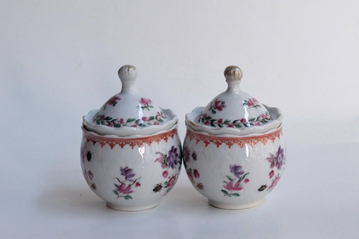  Paire de pots à jus en porcelaine de Chine, époque Qianlong, 18e siècle.-photo-4