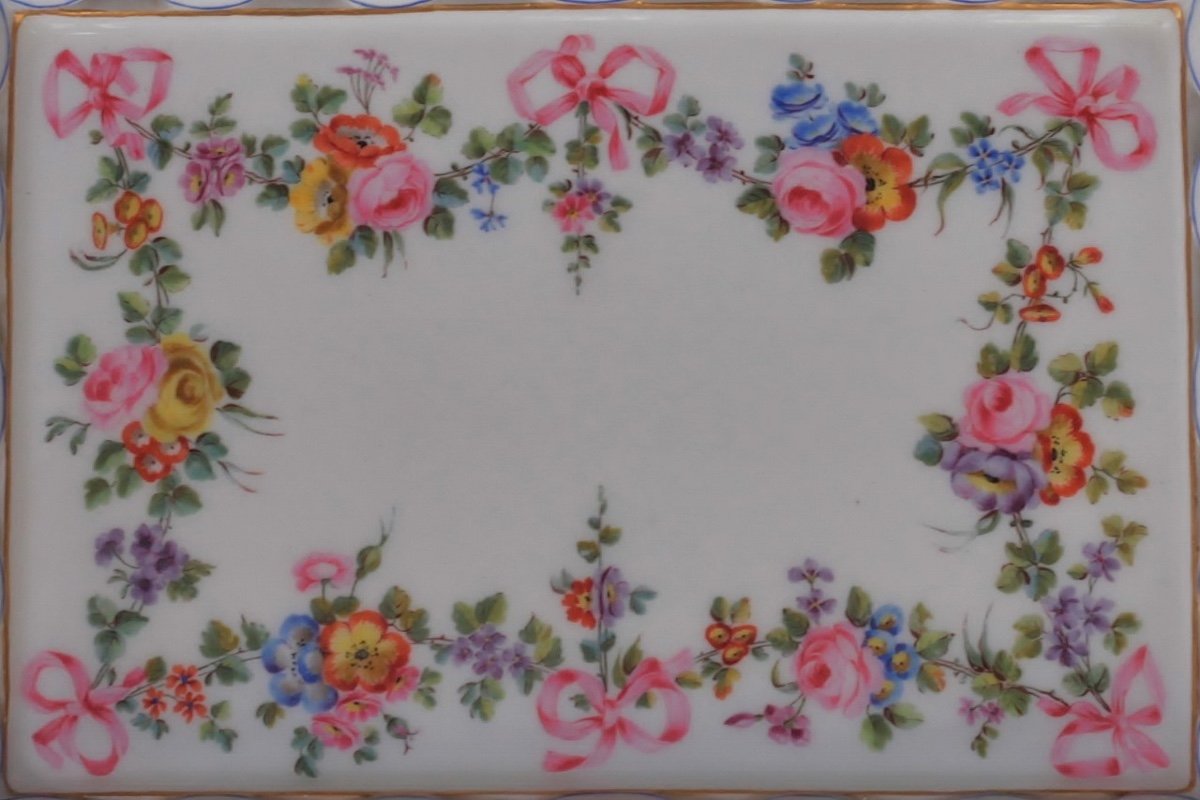 Plateau rectangulaire en porcelaine tendre de Sèvres, 1760.-photo-2