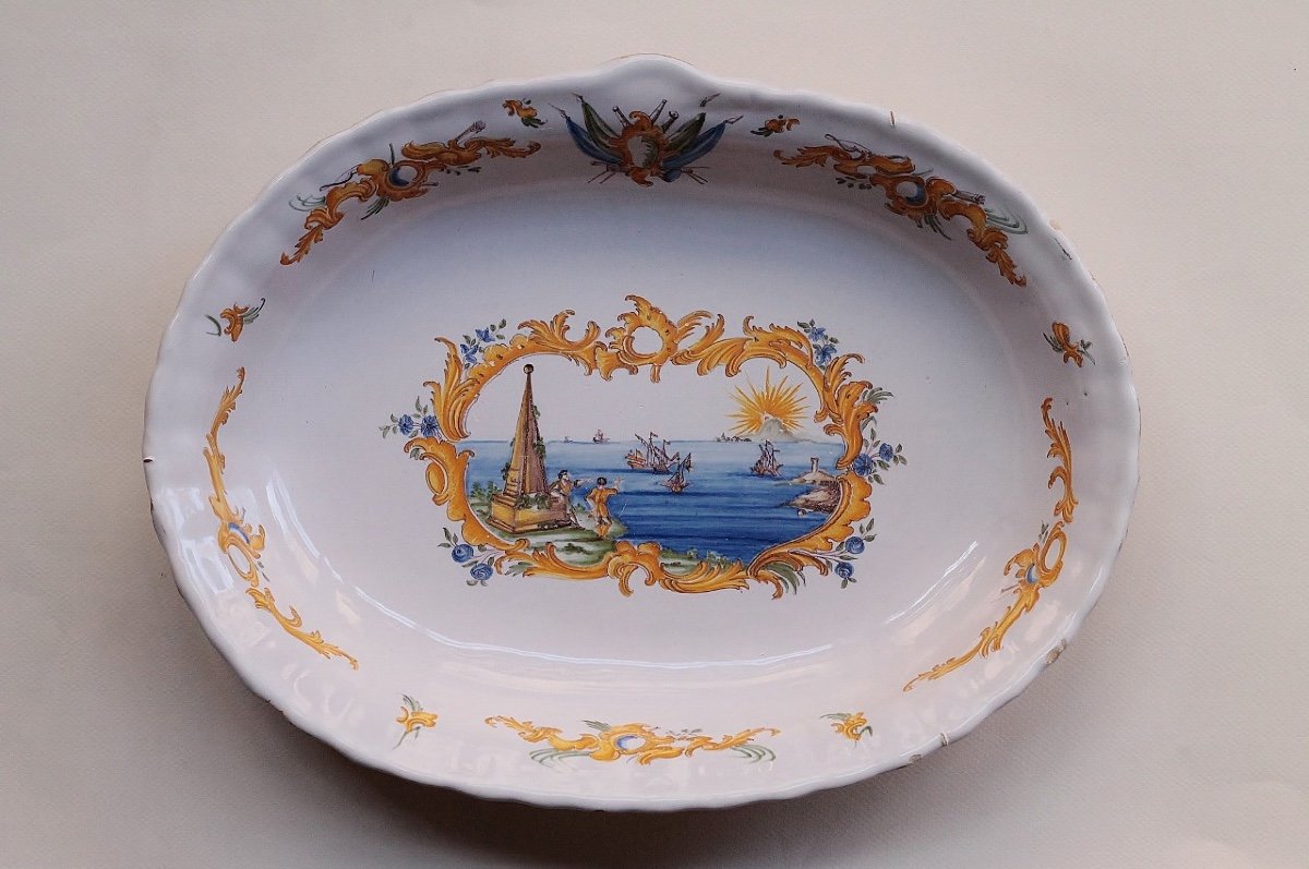Oval Basin In Earthenware From Moustiers, Manufacture De Fouque, 18th Century.
