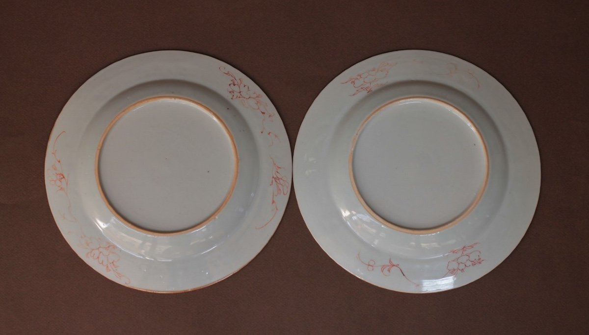 Paire d'Assiettes En Porcelaine De Chine à Décor Dit "pompadour", 18e S.-photo-4