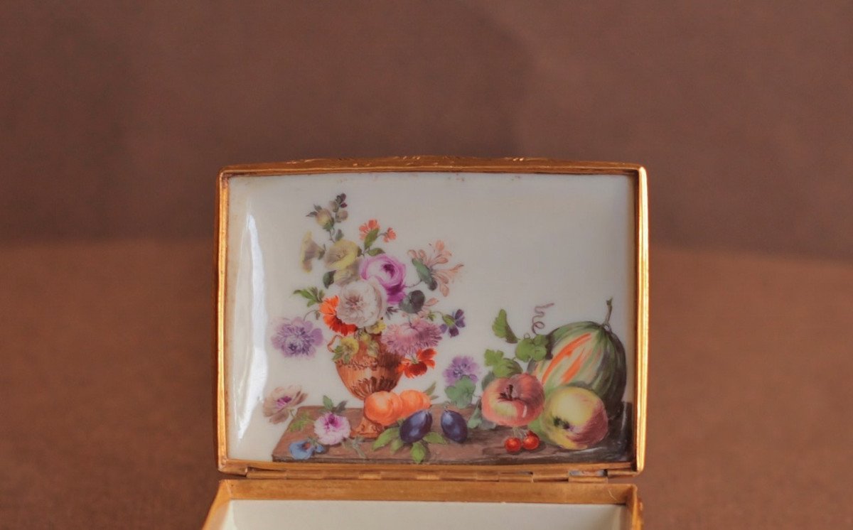 Tabatière En Porcelaine De Meissen à Décor Polychrome De Fruits. 18eme Siècle.-photo-4