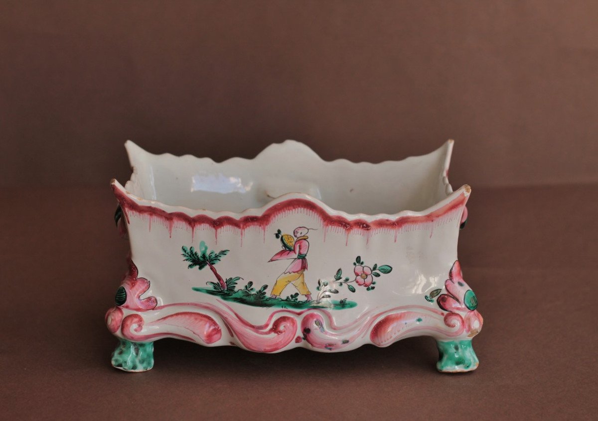 Bouquetiere In Earthenware From La Rochelle With Chinese Decor, 18th Century.