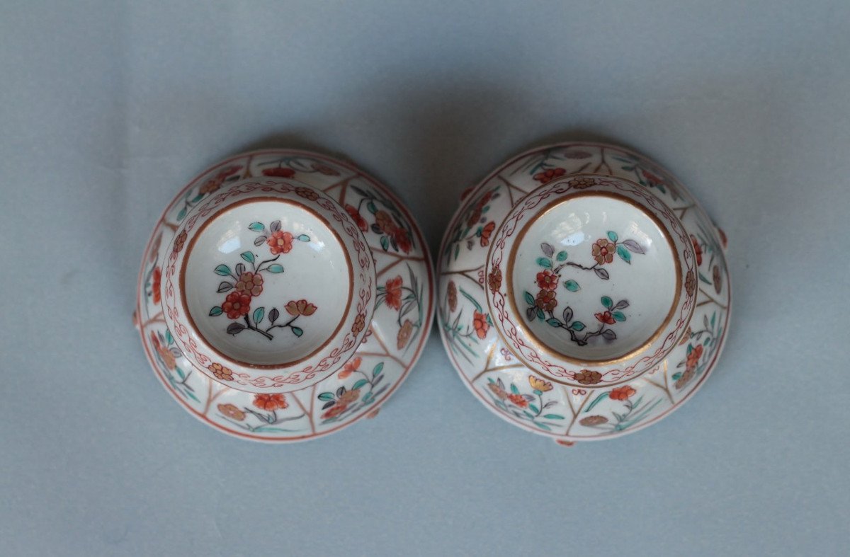 Pair Of Japanese Porcelain Salt Cellars With Kakiemon Decor, Circa 1700-1720.-photo-3