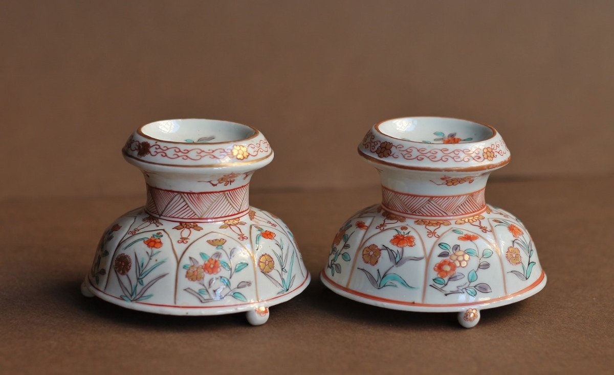 Pair Of Japanese Porcelain Salt Cellars With Kakiemon Decor, Circa 1700-1720.-photo-1