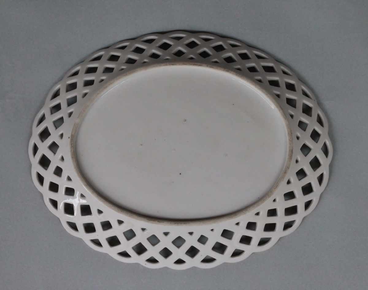 Paris Porcelain Basket (?) Depicting Cherry Picking. Late 18th Century.-photo-4