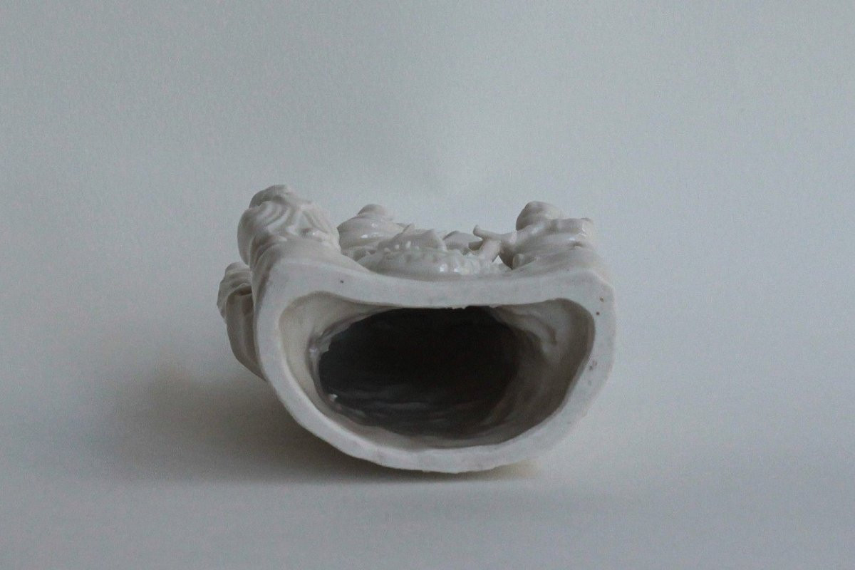 Statuette de Guanyin en porcelaine dit "blanc de Chine" de Dehua,  période Kangxi (1662-1722).-photo-3