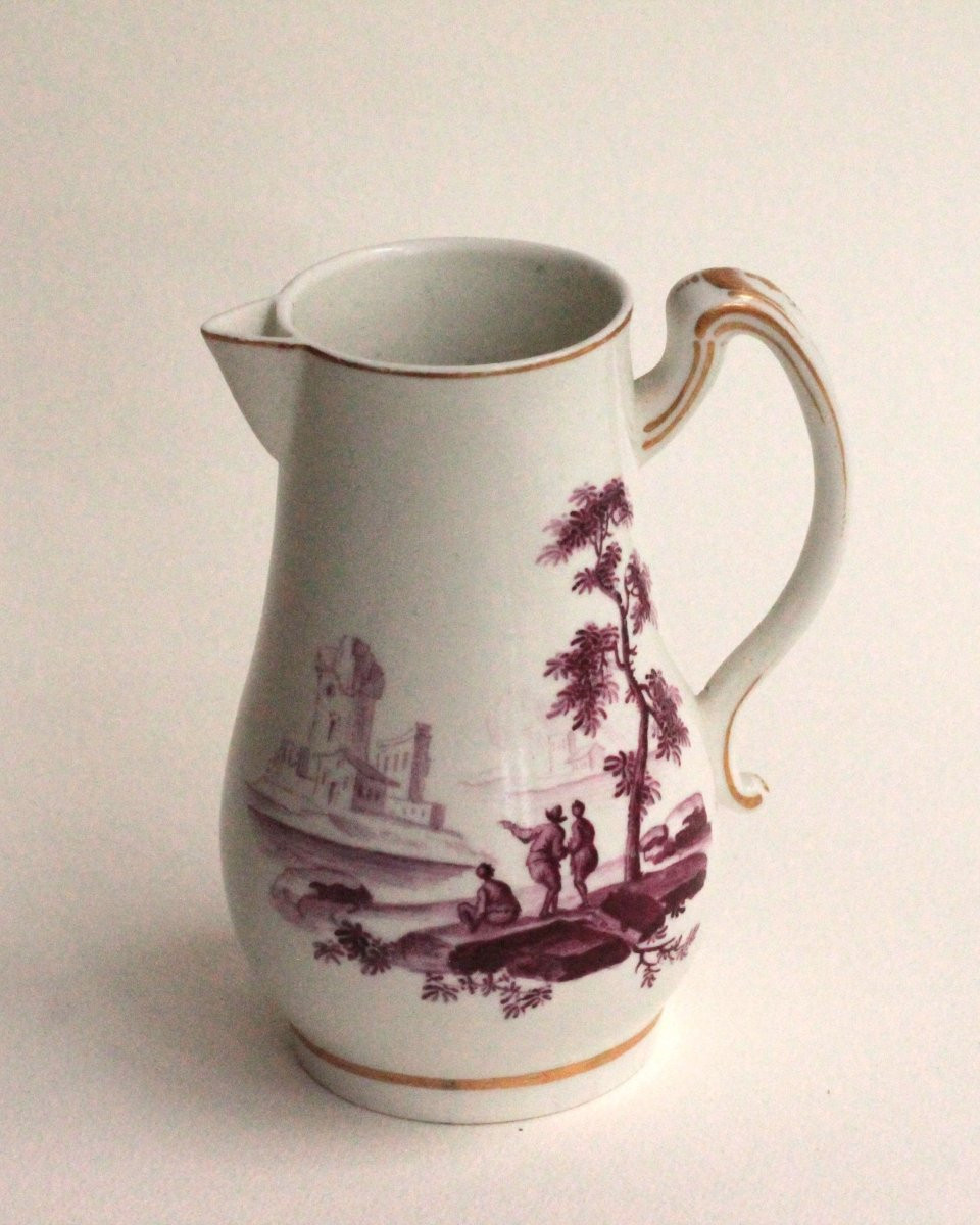 Pot à lait en porcelaine de Tournai à décor en camaïeu pourpre,  18e siècle.-photo-2