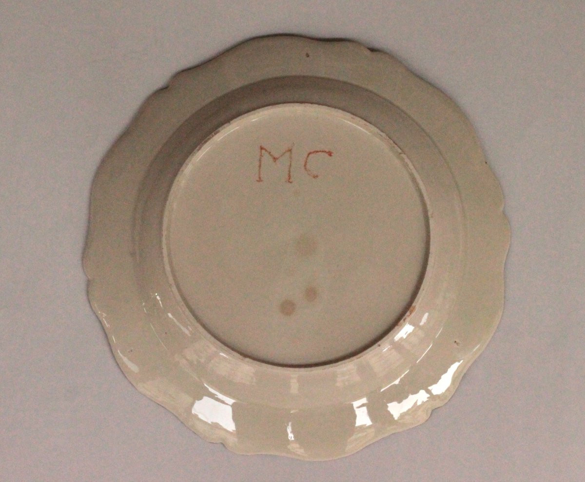 Assiette en faïence fine à décor "au ballon",  XVIIIe siècle.-photo-4