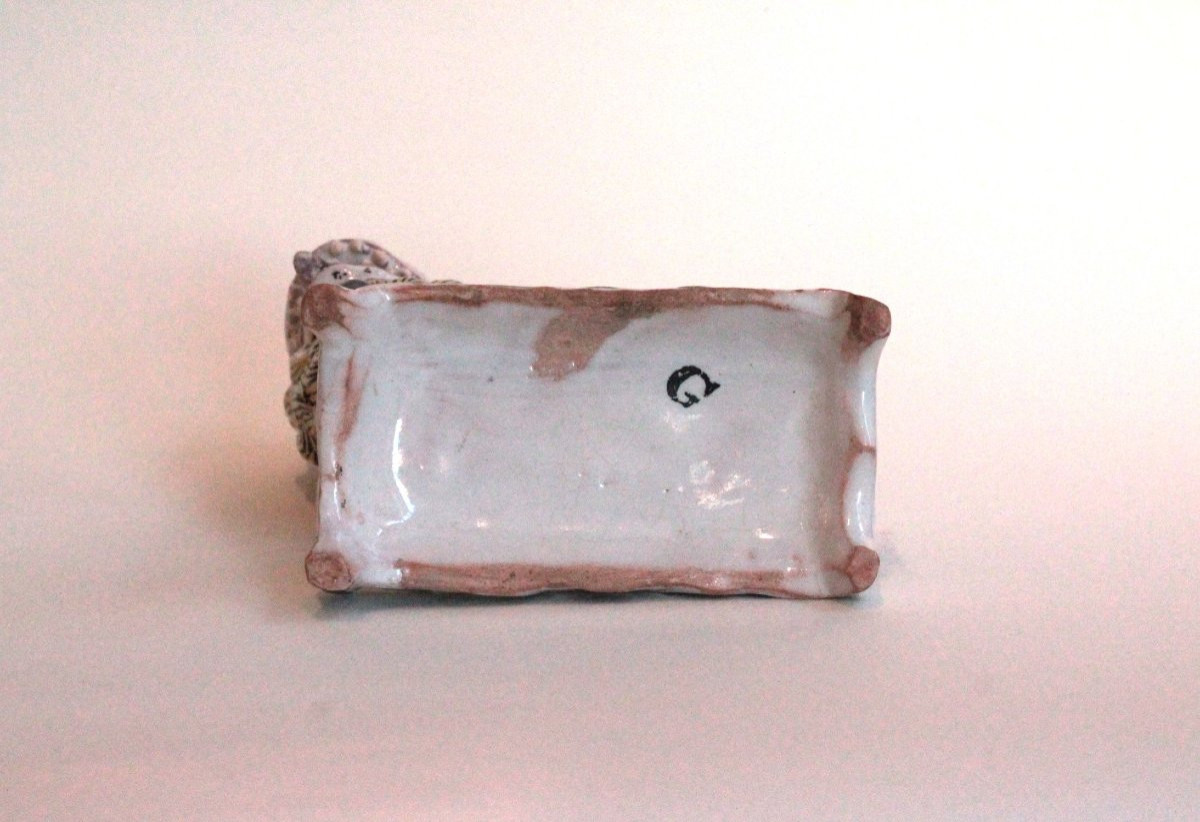 Lion en faïence de Rouen, manufacture Delamétairie, fin XVIIIe siècle.-photo-3