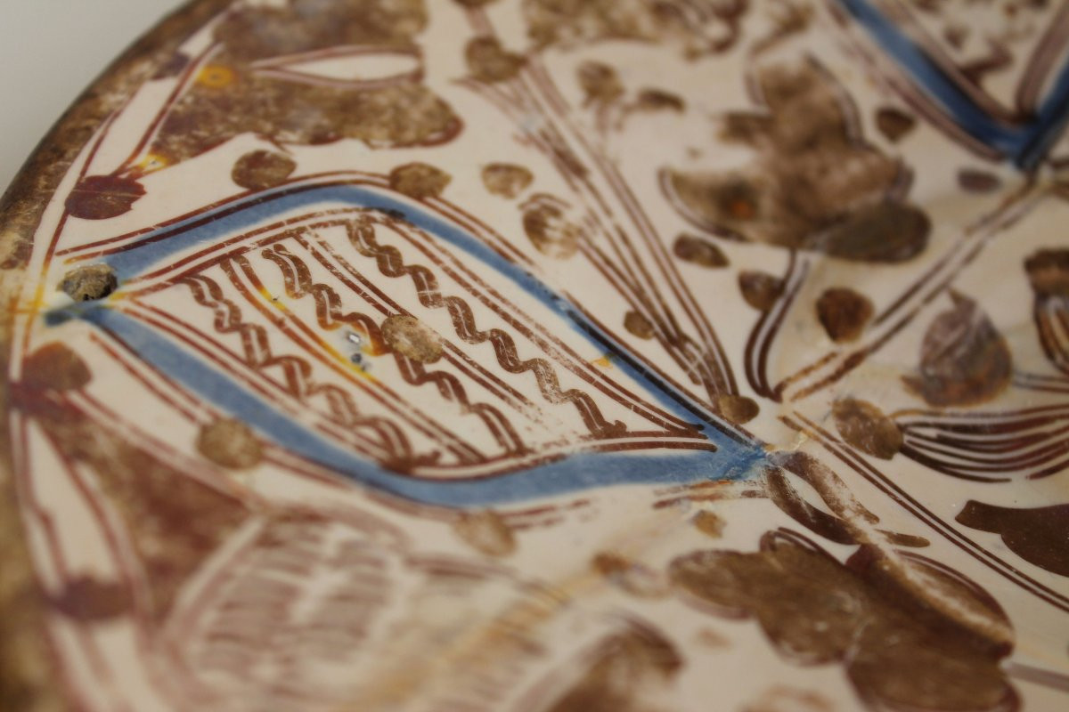 Petit plat  en faïence à décor Hispano-mauresque,  Séville, 1ere moitié du 16e s.-photo-4