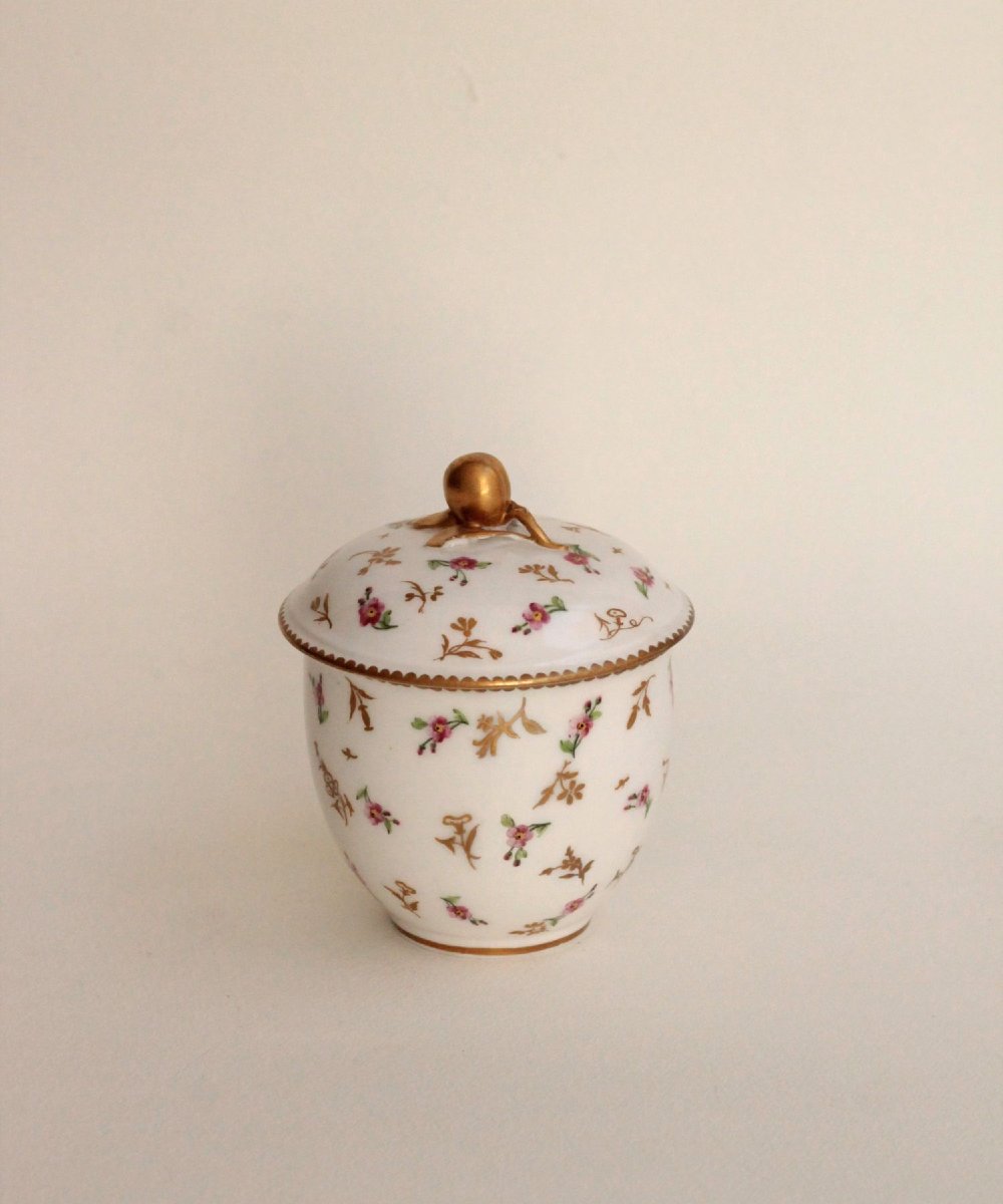 "calabre" Sugar Bowl Made Of Sèvres Soft-paste Porcelain, 18th Century.