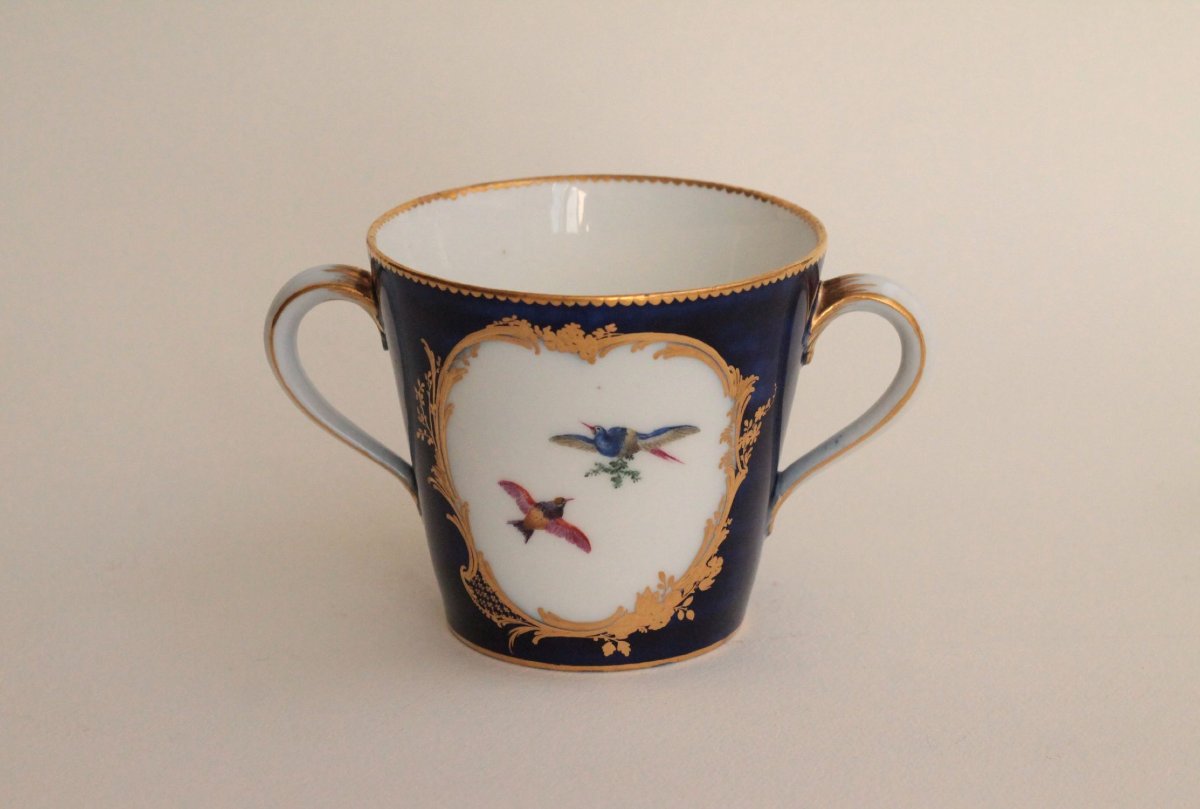 Vincennes Soft-paste Porcelain Milk Cup, Decorated With Birds On A Clouded Blue Background, 1756-photo-2