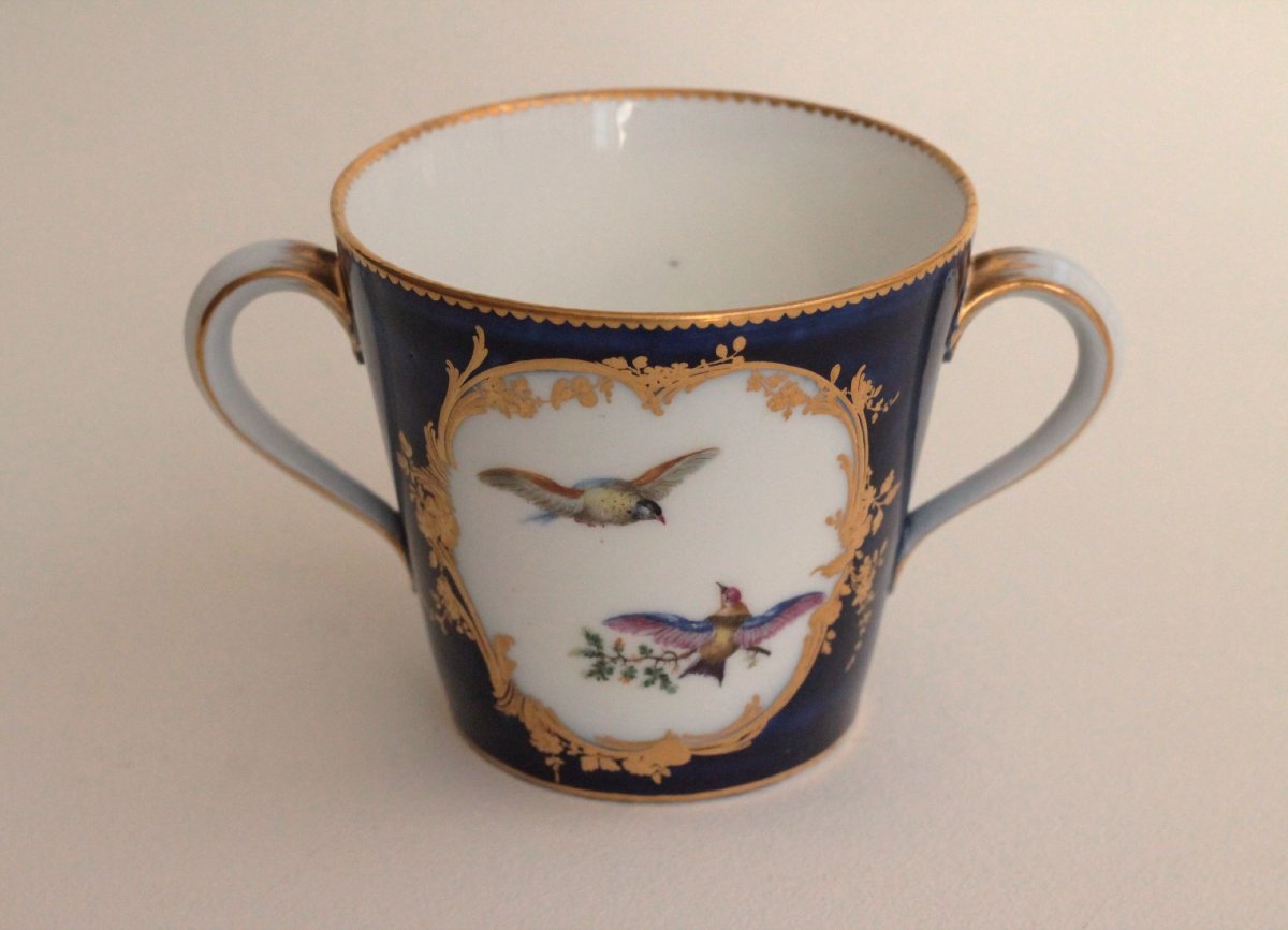 Vincennes Soft-paste Porcelain Milk Cup, Decorated With Birds On A Clouded Blue Background, 1756-photo-3