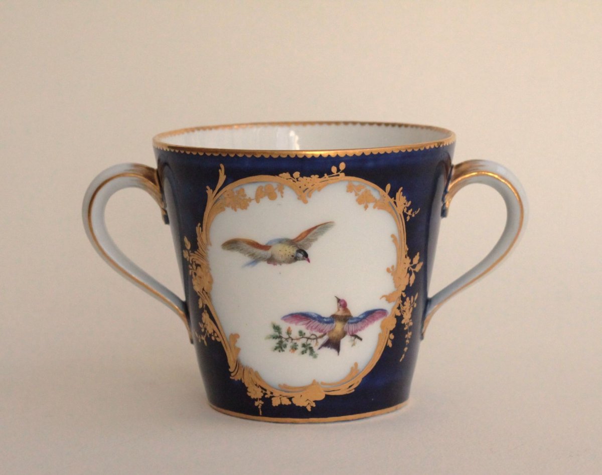 Vincennes Soft-paste Porcelain Milk Cup, Decorated With Birds On A Clouded Blue Background, 1756-photo-4