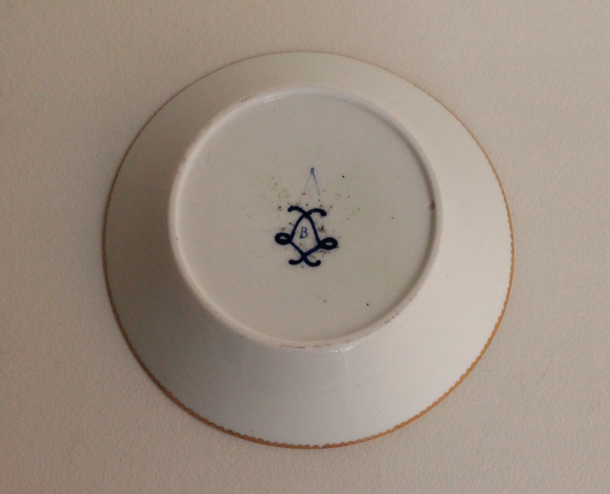 Vincennes Soft-paste Porcelain Saucer Decorated With Birds On A Clouded Blue Background, 1755-photo-4