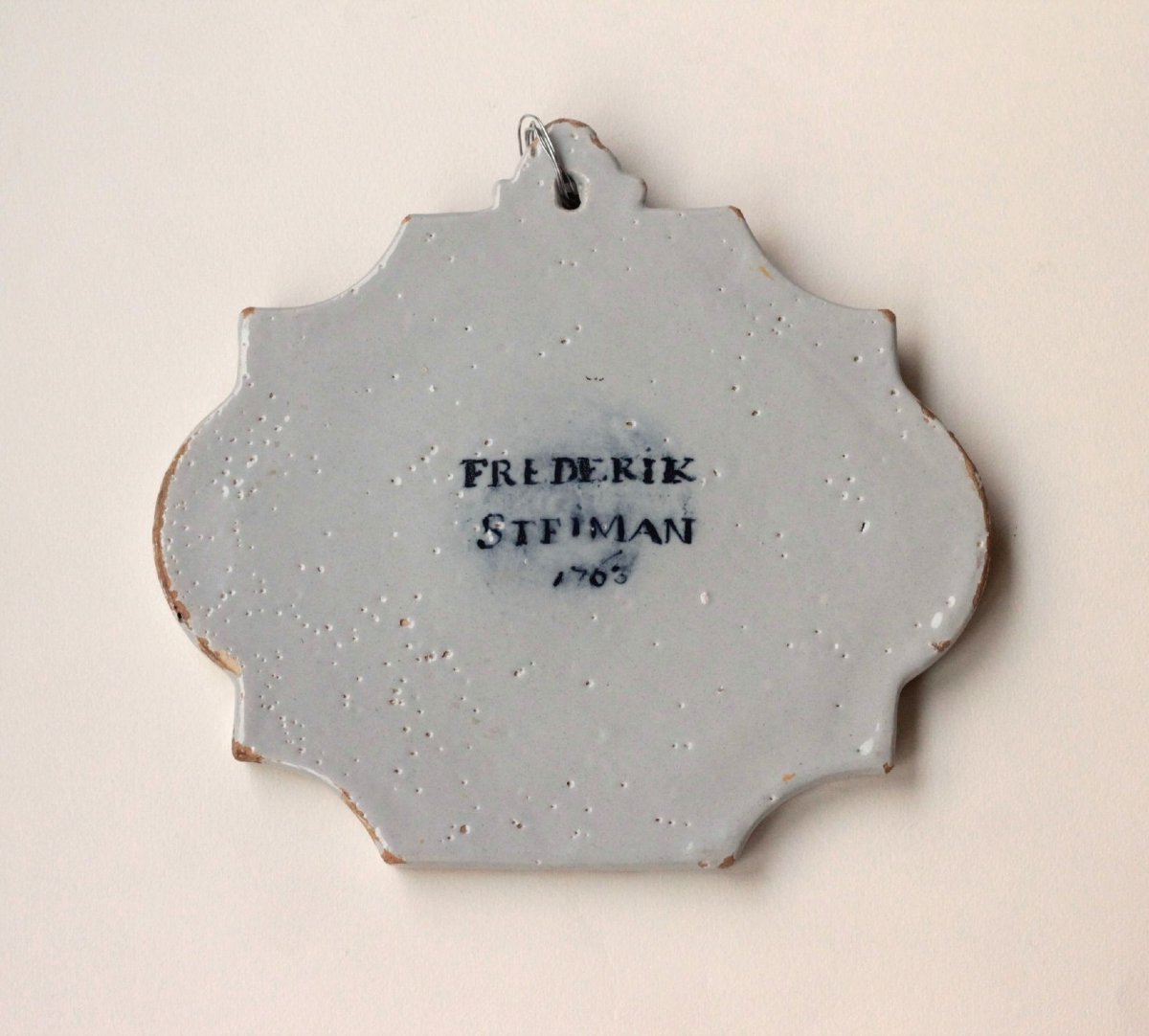 Plaque en faïencede Delft à décor en camaïeu bleu, inscription Frederik Sefiman 1763, 18e s.-photo-4