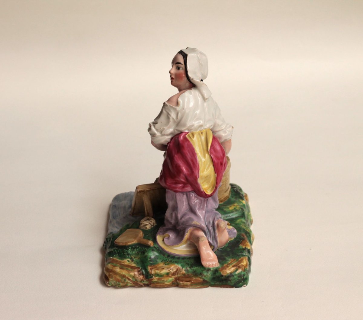 Figurine en faïence des Islettes - Bois d'Epense représentant une lavandière, fin XVIIIe s.-photo-3