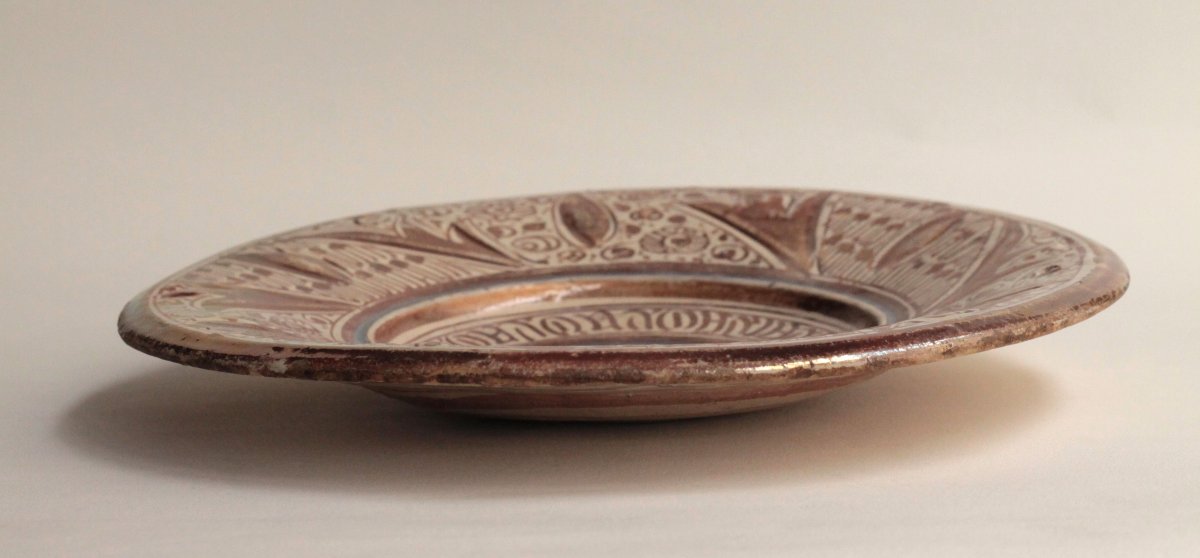 Hispano-moorish Earthenware Dish With A Central Indentation, Seville, Late 15th Or Early 16th Century-photo-4