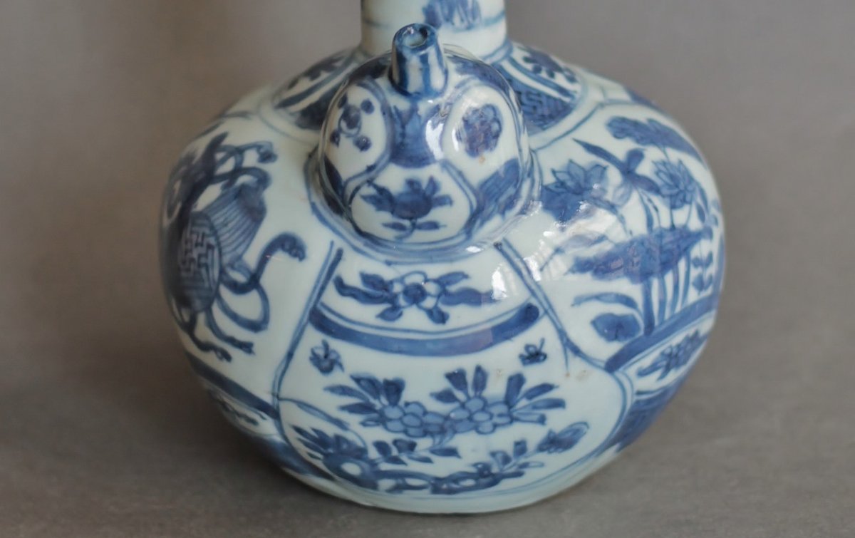 Chinese Porcelain Kendi-photo-2