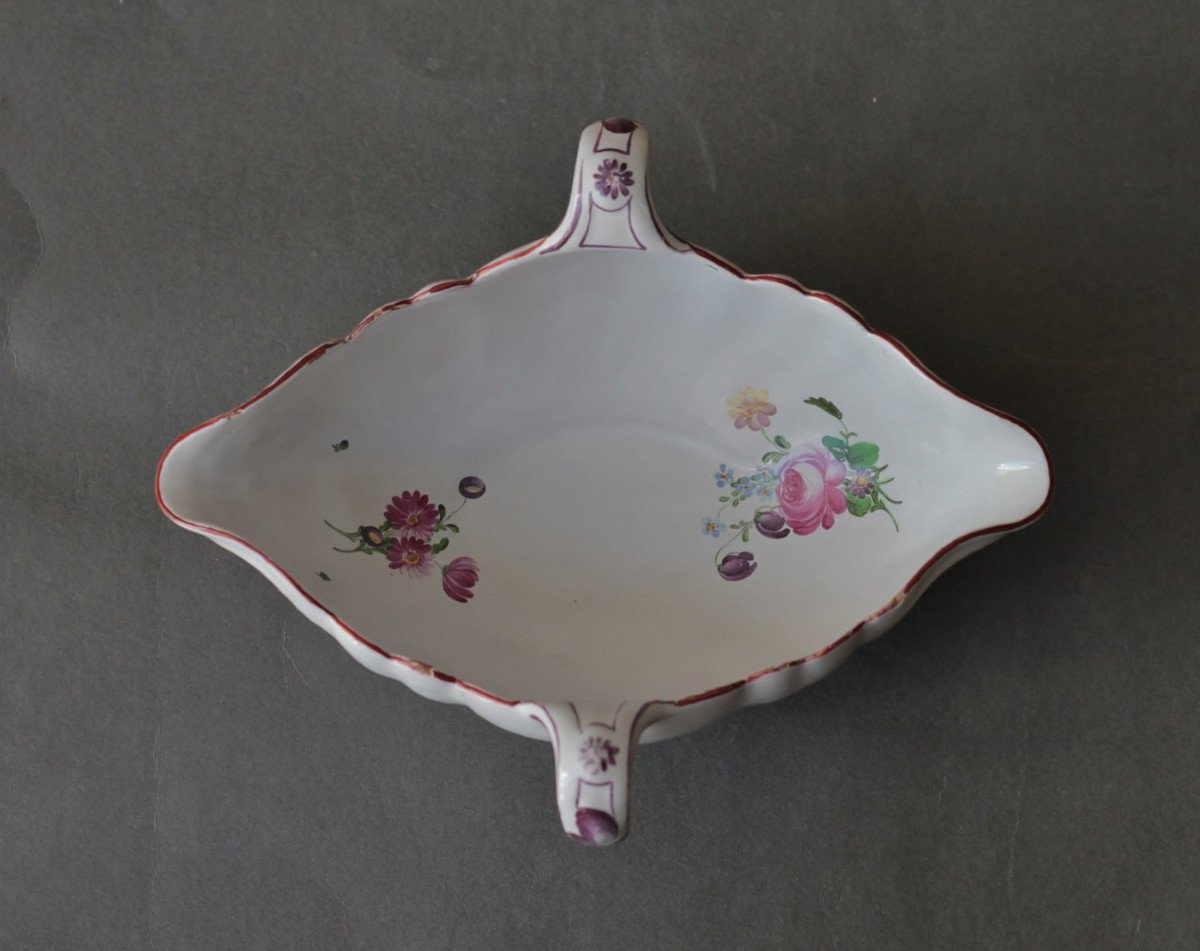 Niderviller Earthenware Sauceboat Decorated With Flowers. Eighteenth Century.-photo-3