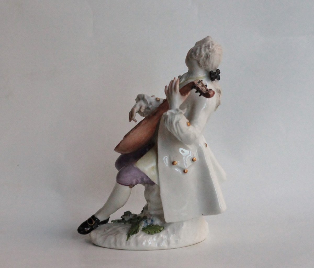 Statuette En Porcelaine De Meissen Représentant Un Joueur De Luth De -photo-2