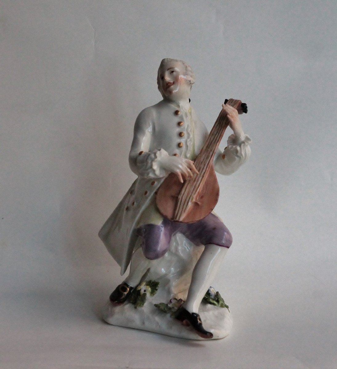 Statuette En Porcelaine De Meissen Représentant Un Joueur De Luth De -photo-2