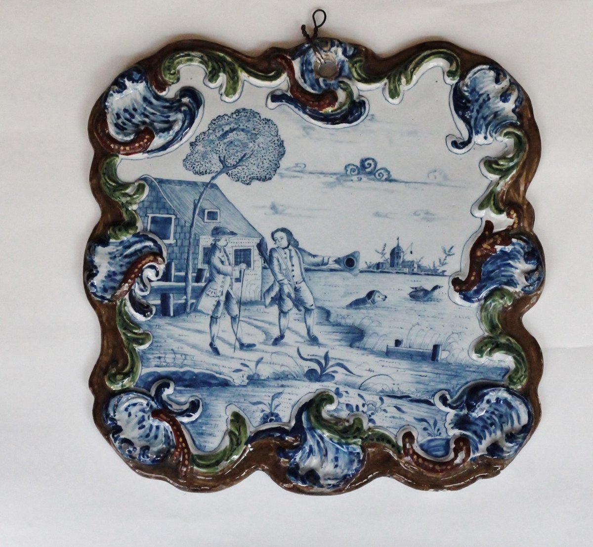 Plaque Carrée En Faïence De Delft, Scéne De Chasse Au Canard. XVIIIe Siècle.