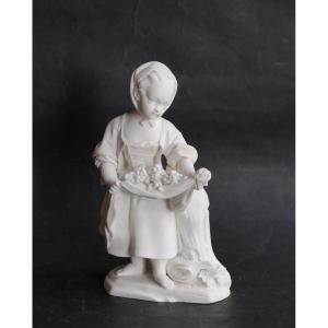Biscuit In Soft Sèvres Porcelain Representing The Young Girl With An Apron, 18th Century.