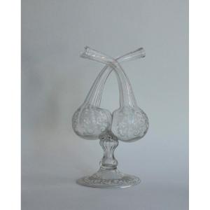 Guédoufle, huilier formé de deux récipients accolés en verre, France, 18e s.