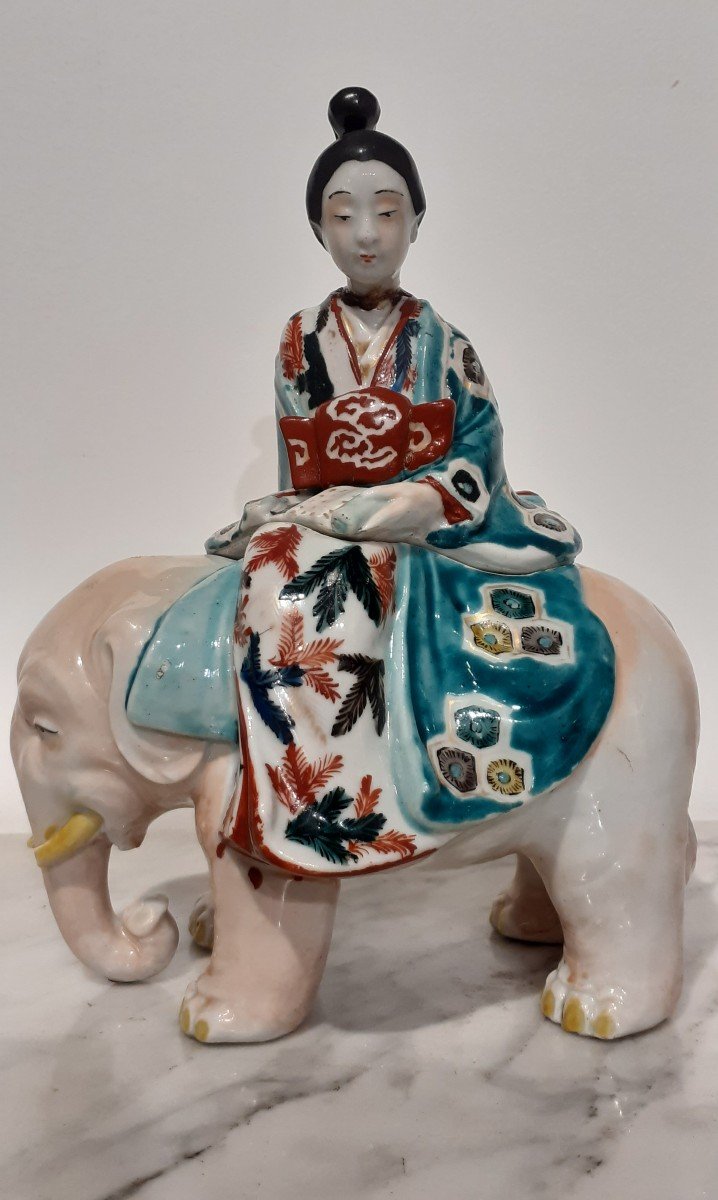 Japanese Porcelain Box, Young Woman Sitting On An Elephant.19th Century-photo-5