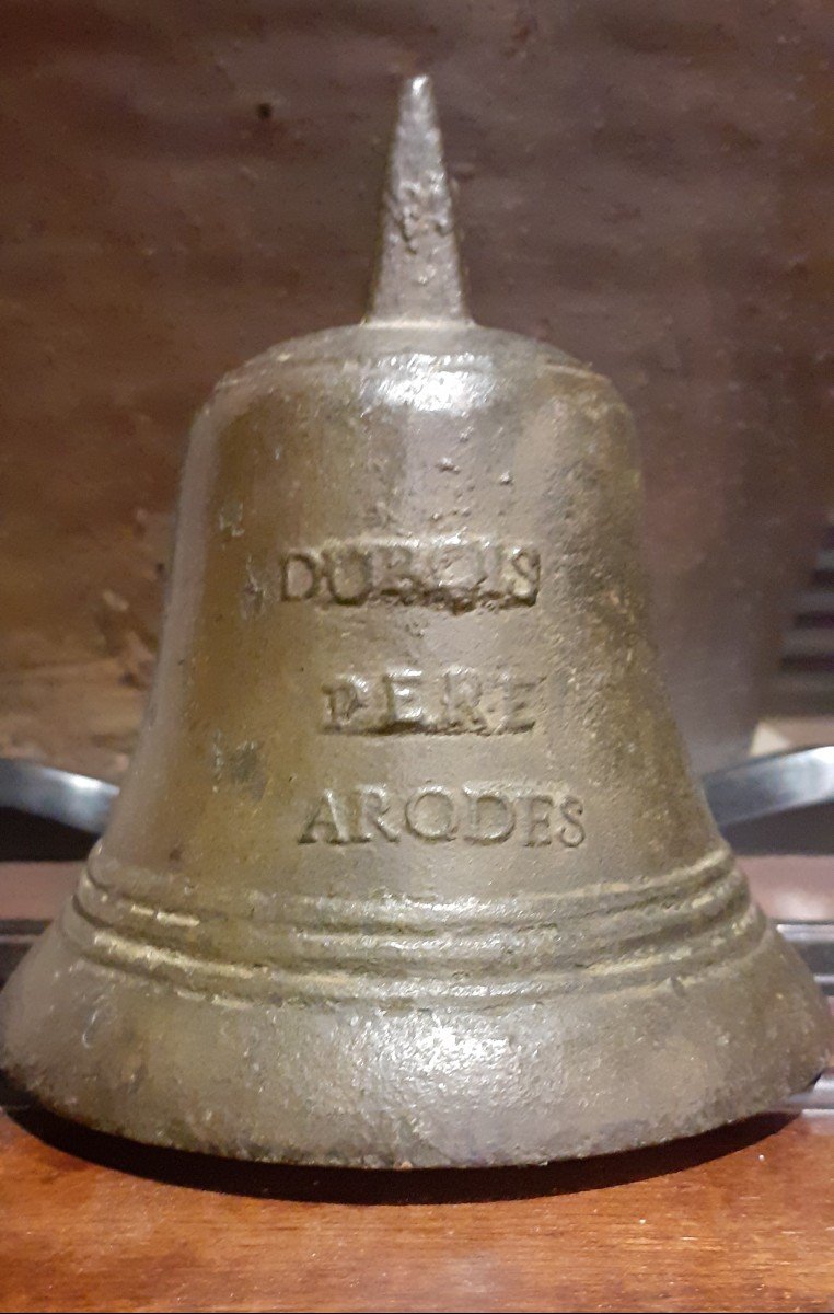 Petite Cloche En Bronze Fleurdelysee Du 17 ème Siècle Signée Dubois Pere à Rodez-photo-2