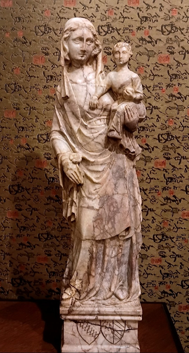 Grande vierge a l enfant sculptee en marbre -photo-8