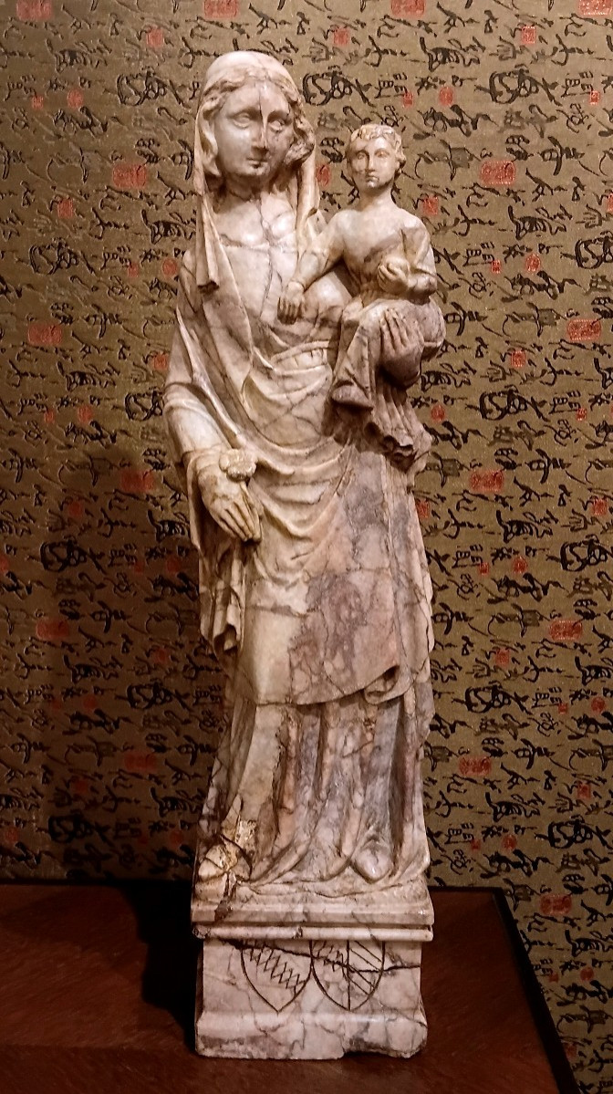 Grande vierge a l enfant sculptee en marbre 