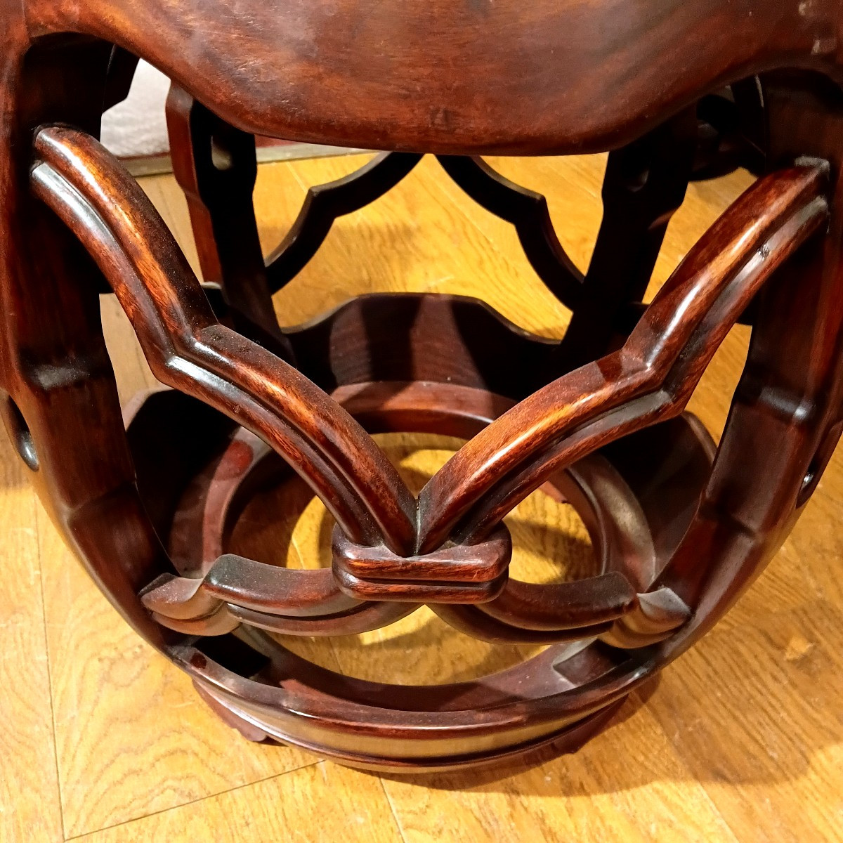 Selette chinoise sculptee en paissandre-photo-4