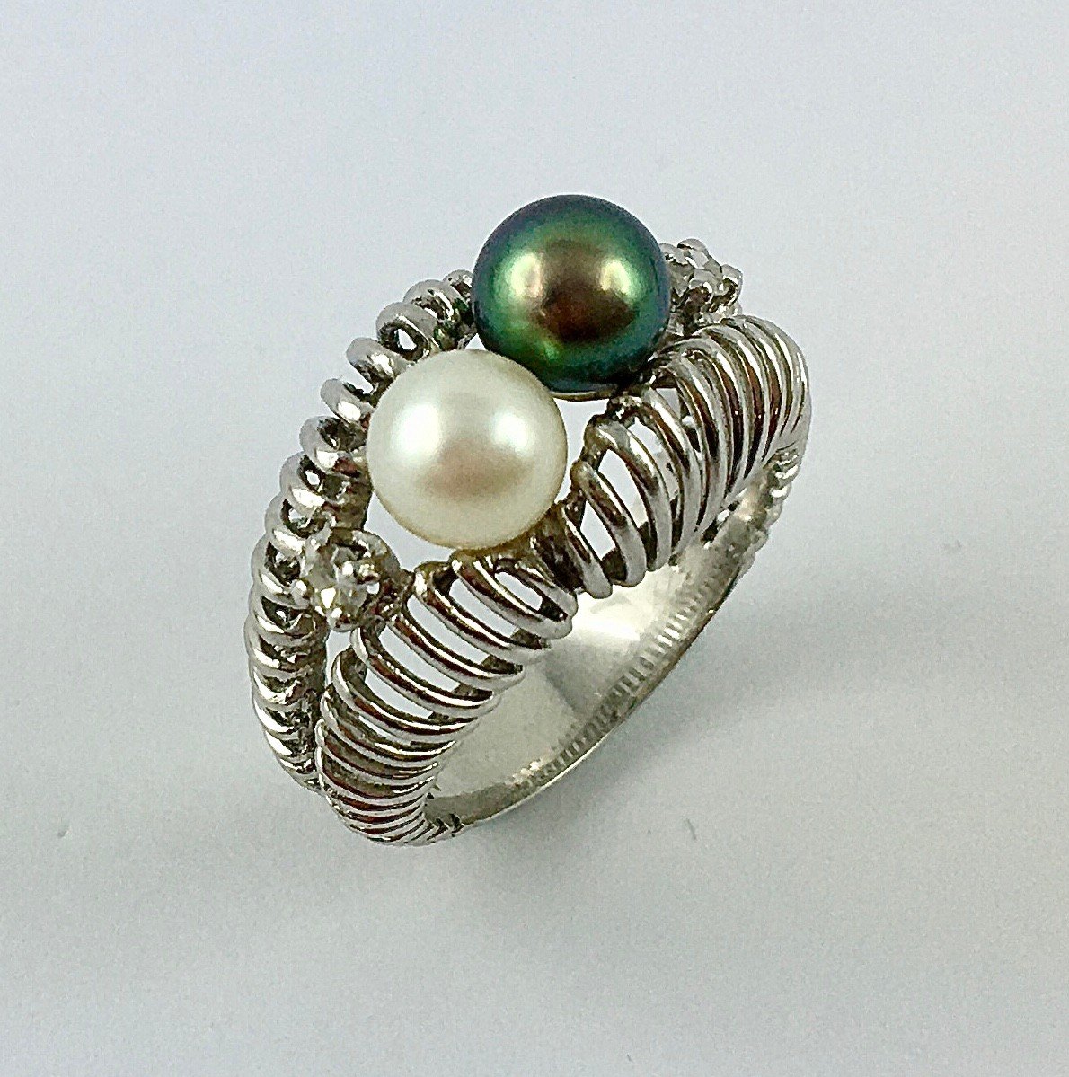 Vintage Ring Toi Et Moi Tahitian Pearl And Akoya, Diamonds On White Gold