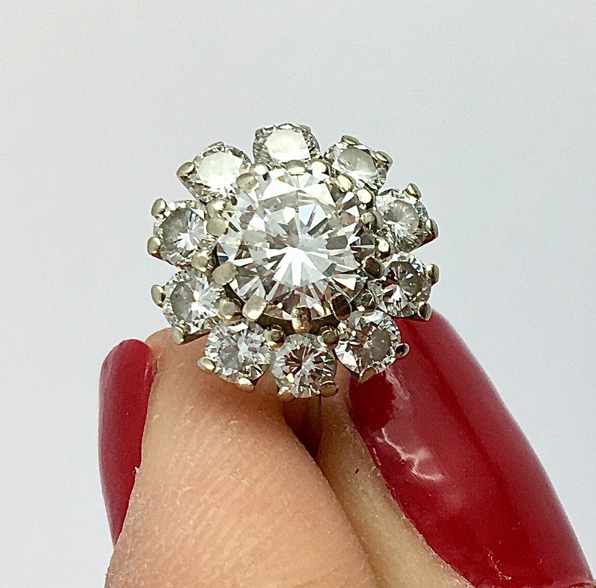 Daisy Ring With Brilliant Cut Diamonds, Center 1.36 Ct Certified In White Gold