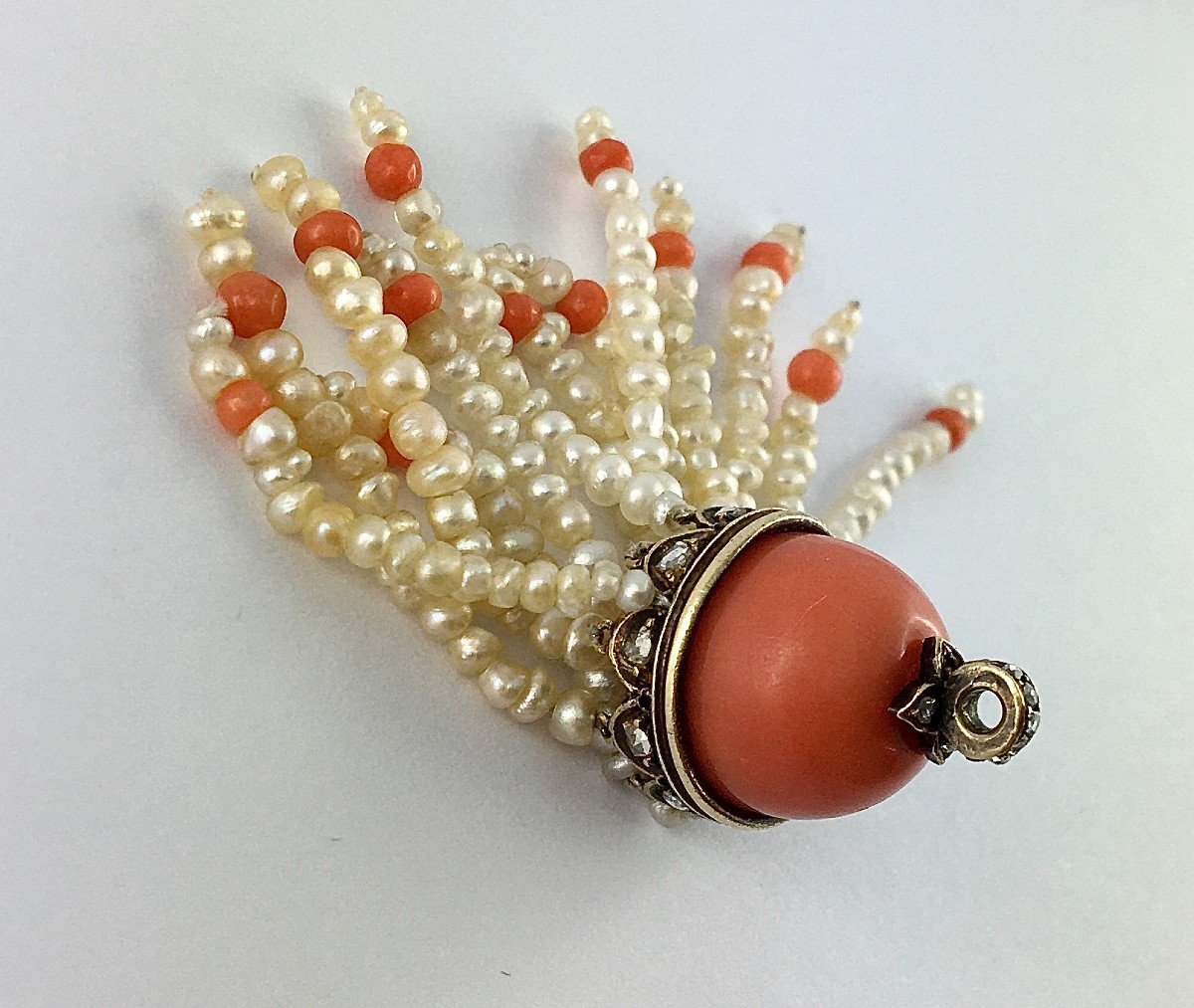 Pendentif  Pompon De Perles Fines,  Corail Et Diamants Taille Rose, Bijou Bayadère-photo-1
