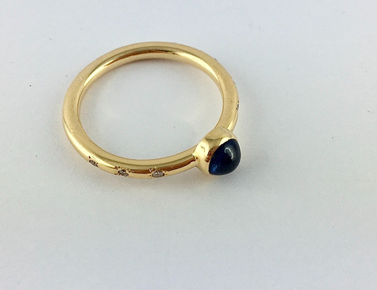 Sapphire Cabochon Ring Set On Yellow Gold Wire Diamonds In Constellations-photo-3