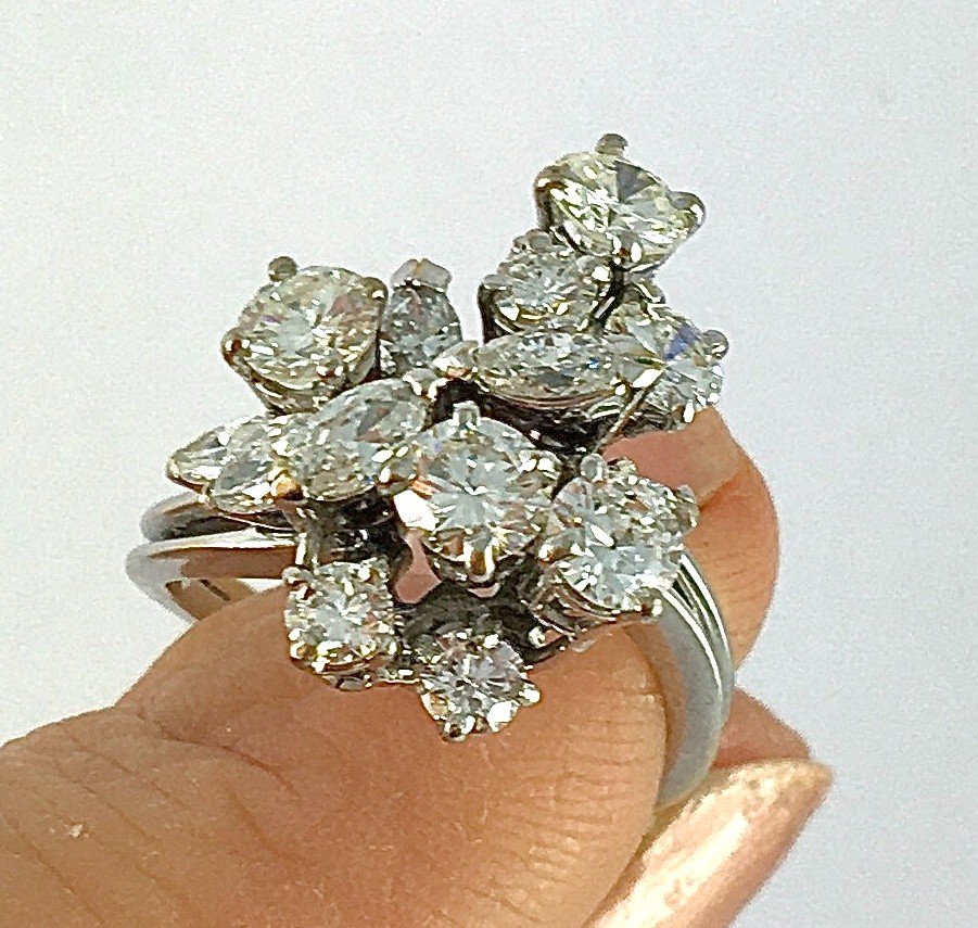 Vintage Asymmetrical Ring With Brilliant Cut Diamonds And Shuttles On White Gold-photo-3