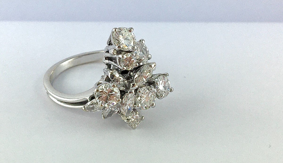Vintage Asymmetrical Ring With Brilliant Cut Diamonds And Shuttles On White Gold-photo-4