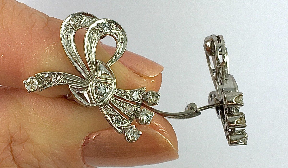 Boucles d'Oreilles Clips Noeuds Années 60 Diamants  Sur Or Blanc