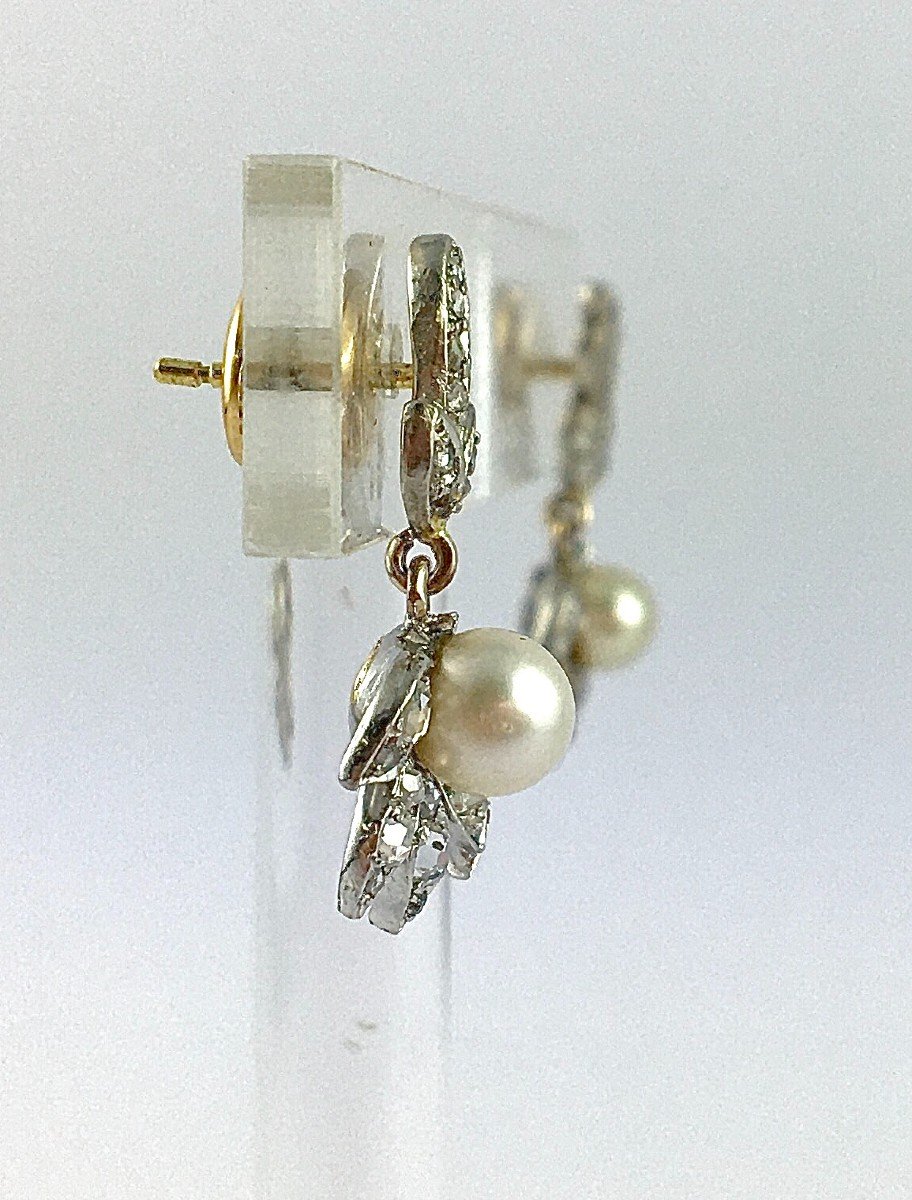 Boucles d'Oreilles Motifs Végétaux Pendants Perles Fines Et Diamants Sur Platine Et Or Jaune -photo-1