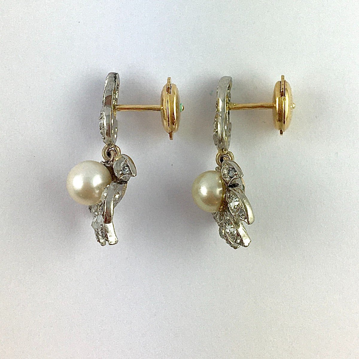 Boucles d'Oreilles Motifs Végétaux Pendants Perles Fines Et Diamants Sur Platine Et Or Jaune -photo-5