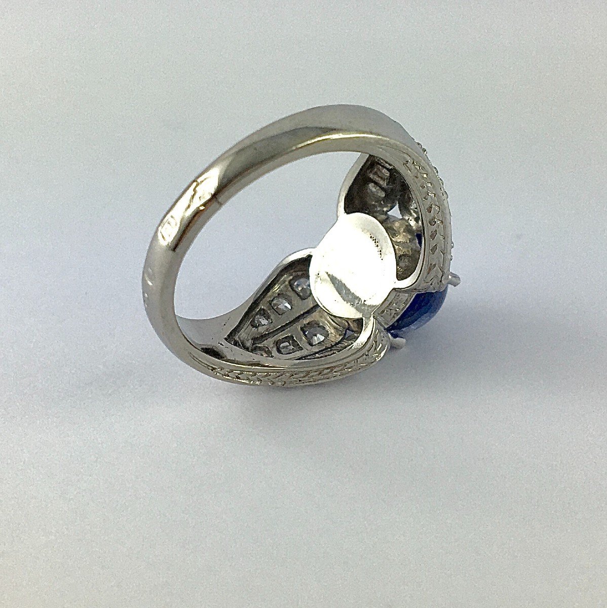 Art Deco Style Sapphire Cabochon And Diamonds Ring On Platinum And White Gold-photo-7