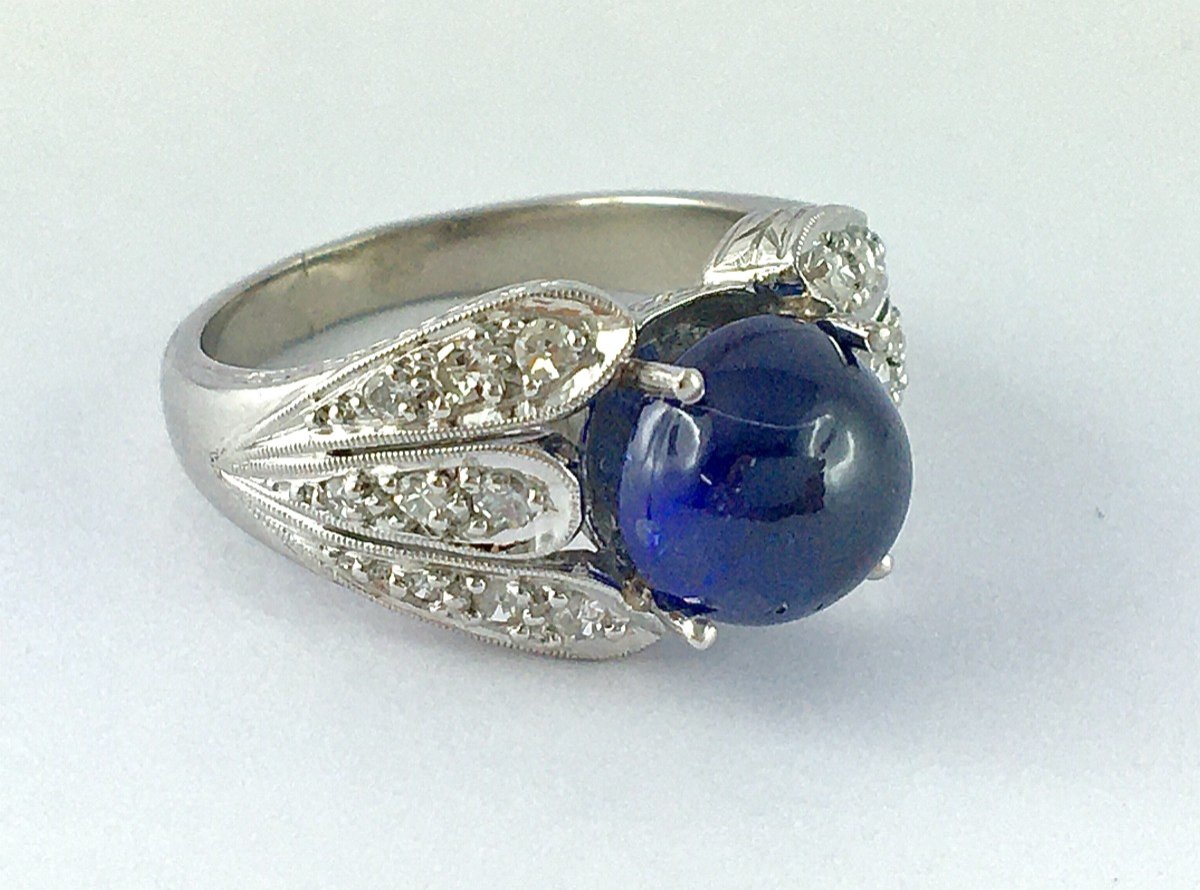 Art Deco Style Sapphire Cabochon And Diamonds Ring On Platinum And White Gold