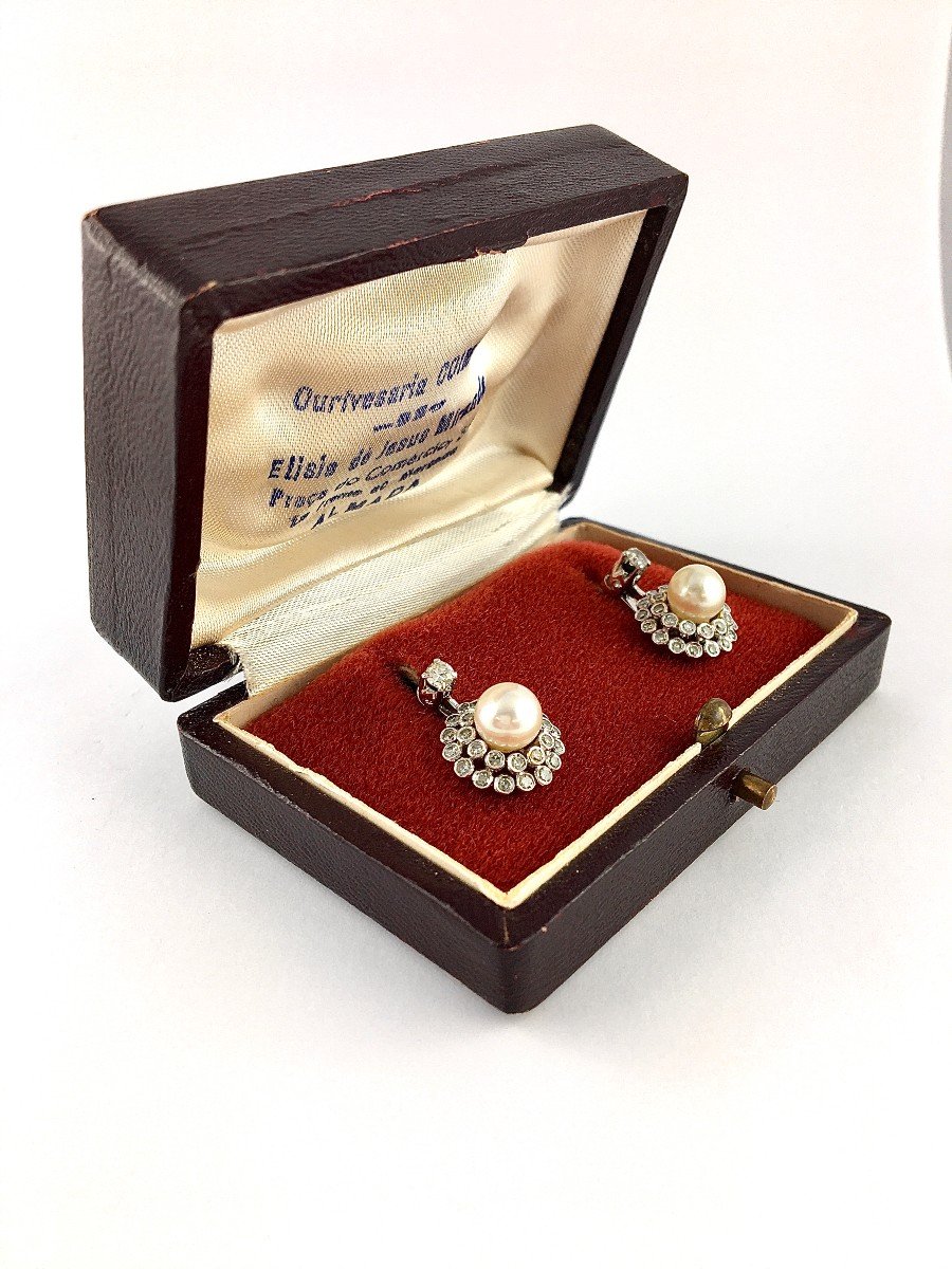 Japanese Akoya Cultured Pearl Flower Sleeper Earrings Diamonds / White Gold Box-photo-3