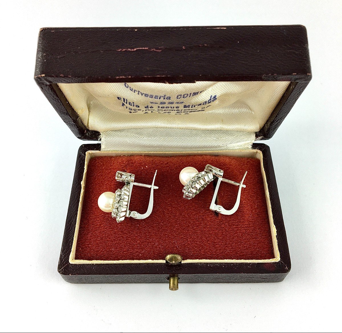 Japanese Akoya Cultured Pearl Flower Sleeper Earrings Diamonds / White Gold Box-photo-4