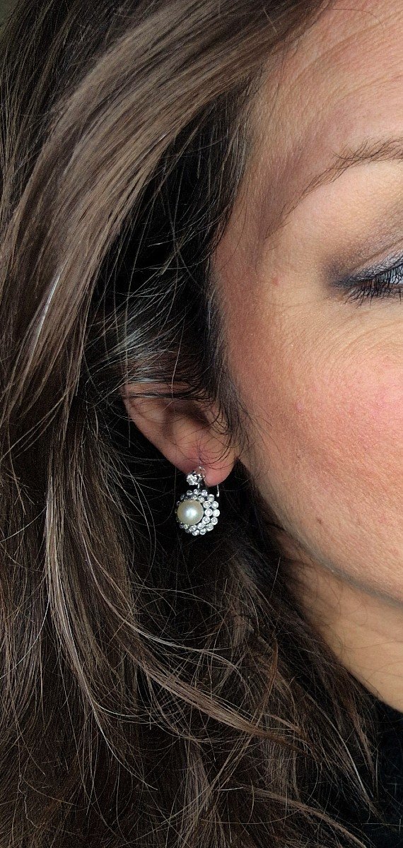 Japanese Akoya Cultured Pearl Flower Sleeper Earrings Diamonds / White Gold Box-photo-8