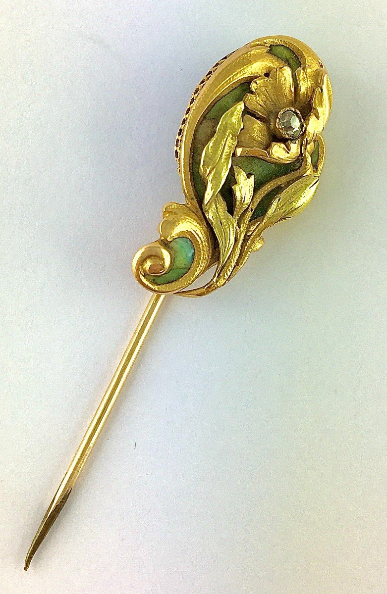 Art Nouveau Floral Pin Celadon Openwork Pleated Enamel And Diamond On Yellow Gold (metal Pin)-photo-1